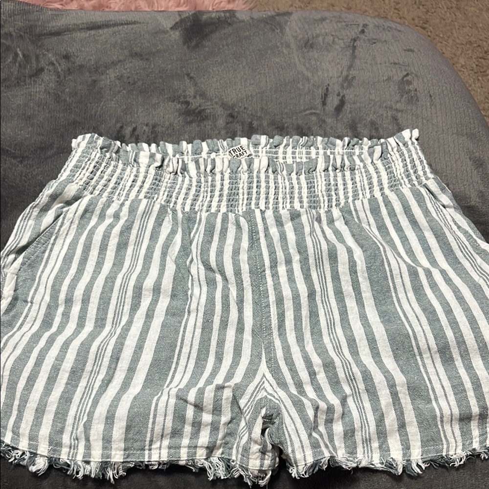 True Craft High Waist Gray and White Striped Shorts